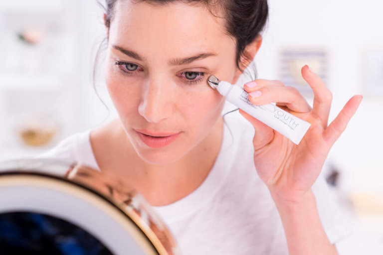 YOUTH Eye Treatment Model INSTAGRAM