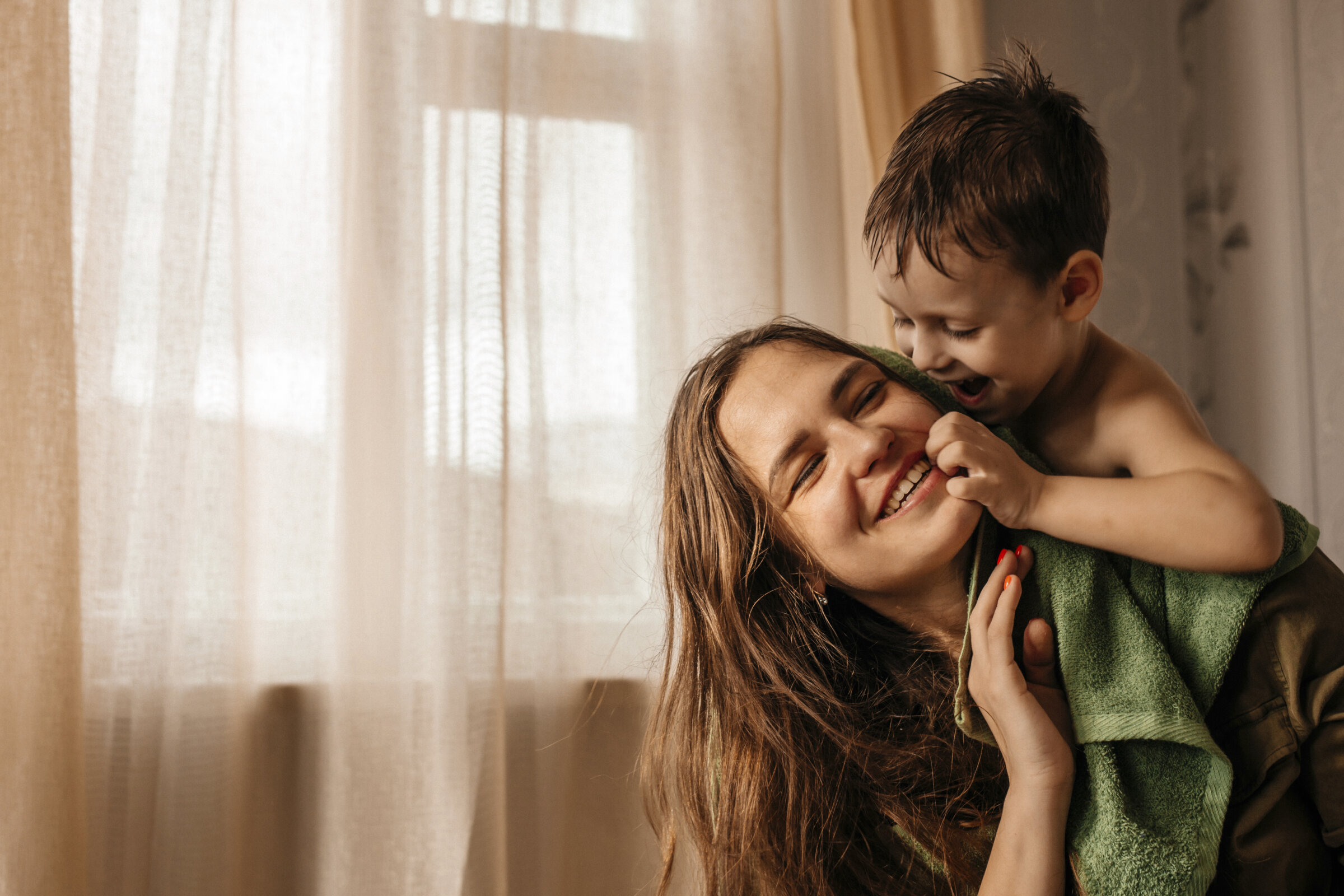 As a mom, you probably put yourself last for the sake of everyone else. So, for all your selfless acts—and with Mother’s Day right around the corner—we wanted to give you some easy ways to take some time for you and treat yourself.