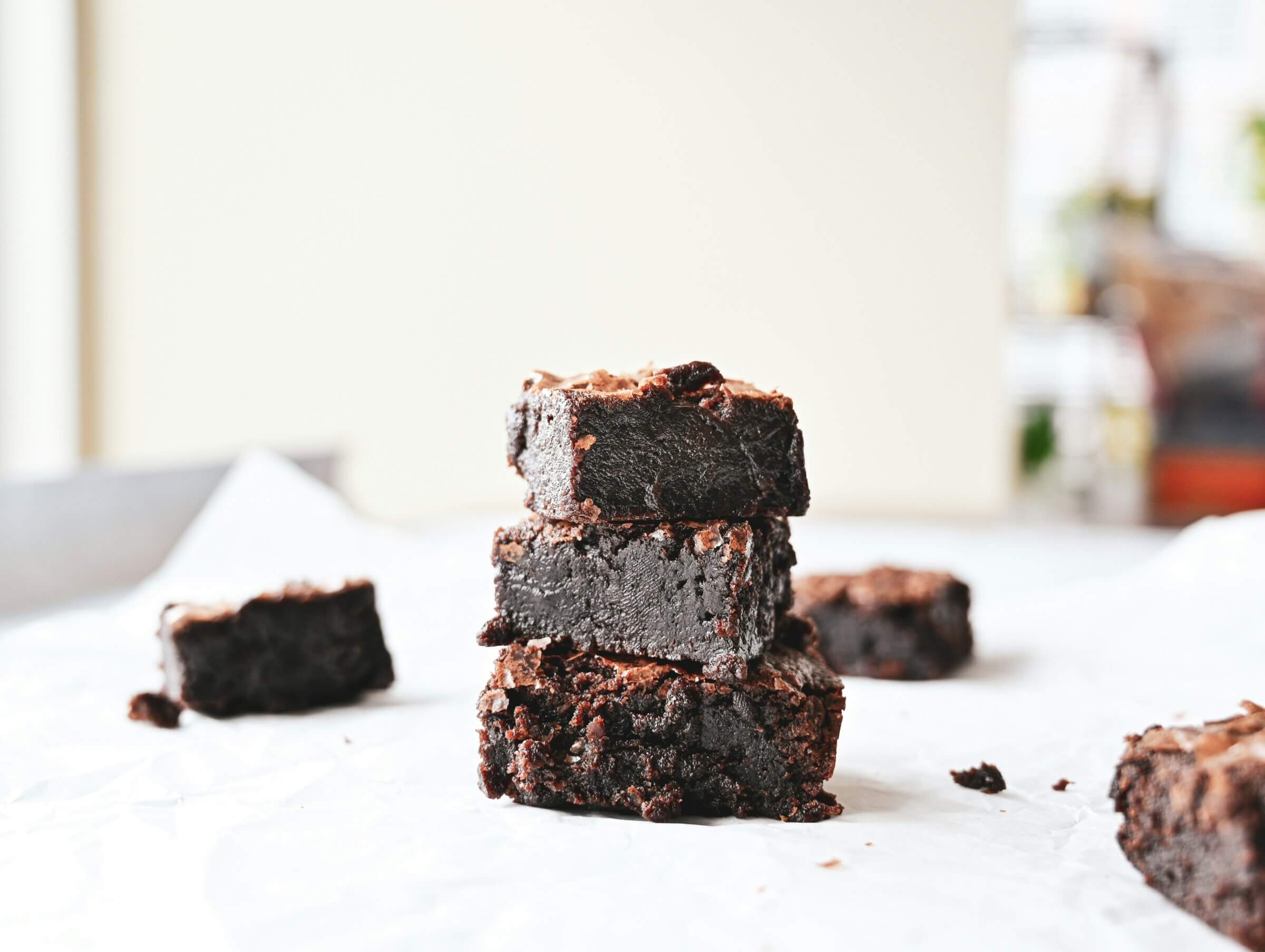 Happy Thanksgiving from Shaklee! Enjoy these delicious no-bake chocolate brownies made with Chocolate Life Shake today.